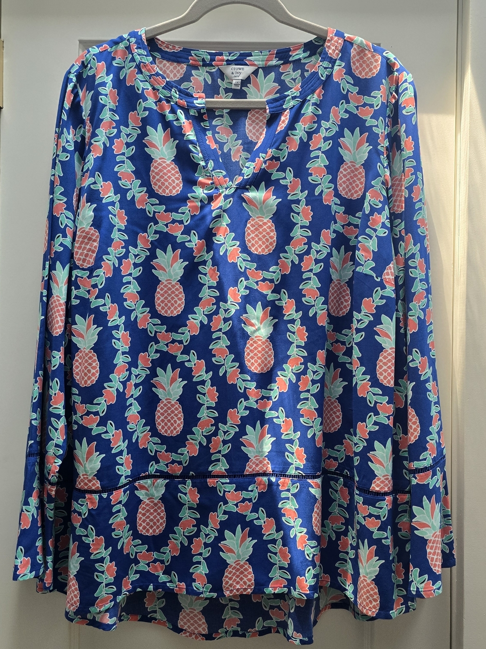 crown & ivy Navy Floral Pineapple Print Top